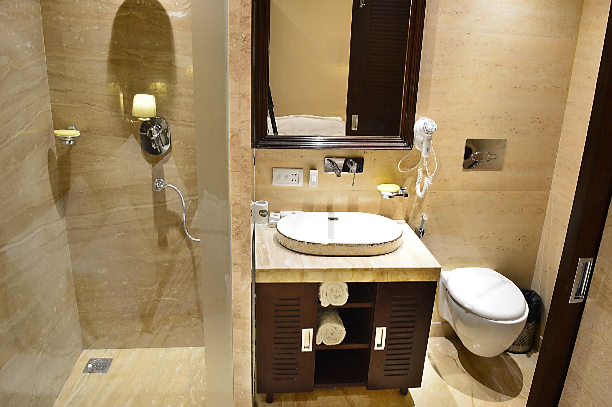 Hotel Emperor Palms Nueva Delhi Exterior foto